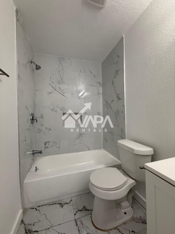 Foto del edificio - 7226 Bull Creek Dr