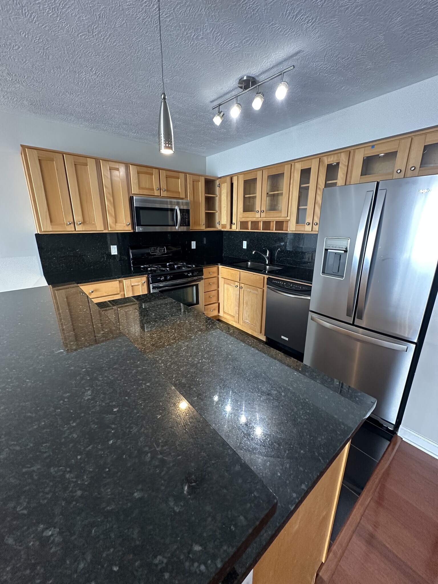 2222 Detroit Ave Cleveland, OH 44113 – photo 4