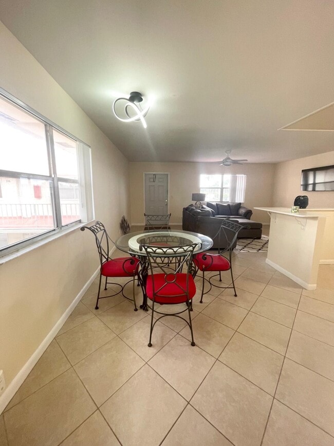 Building Photo - 314 Saxony Ln