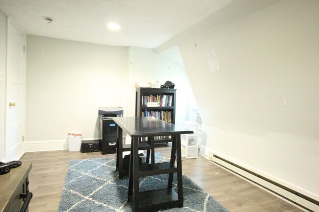 Foto del edificio - 713 Spring Garden St