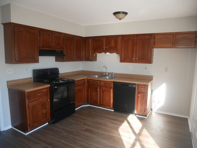 Foto del edificio - 6530 Jamestown Dr