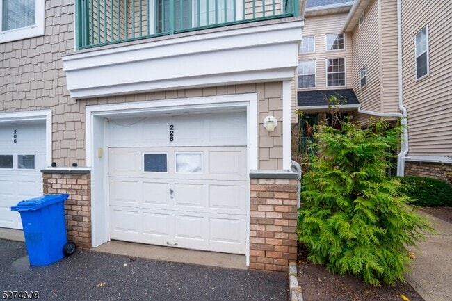 Building Photo - 226 Rhoads Dr