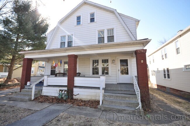 Foto del edificio - 63-65 E Como Avenue