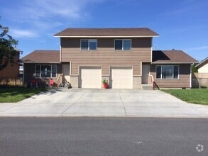 Building Photo - 1320 W Lakeside Dr