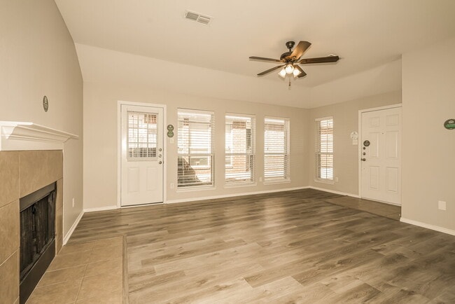 Building Photo - 1108 Savage Dr