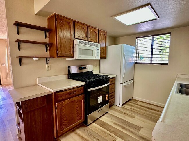 Foto del edificio - 2 BEDROOM 1 BATH HOME IN 55+ SENIOR COMMUNITY