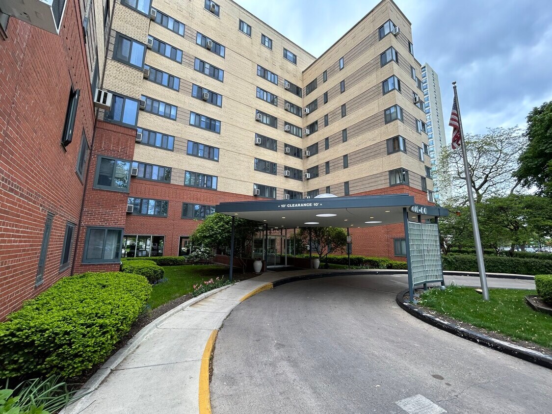 Foto principal - 5056 N Marine Dr