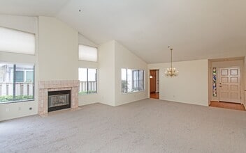 Building Photo - 1955 Spyglass Cir