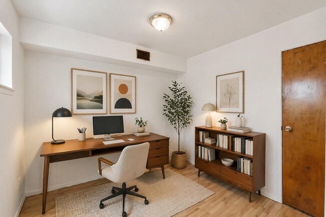 Foto del edificio - 30 Skyline Dr