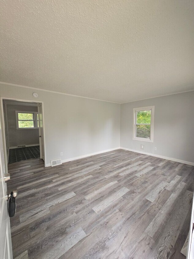 Foto principal - Newly Remodeled 2 bedroom