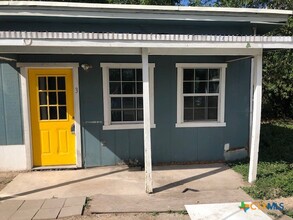 Building Photo - 702 San Antonio Ave