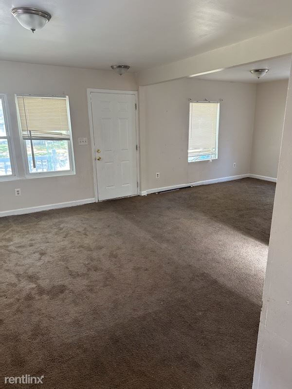 Building Photo - 3 br, 1.5 bath House - 15894 Rossini Dr