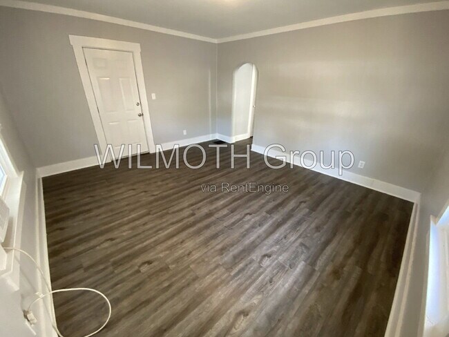 Building Photo - 129 W Hendricks St