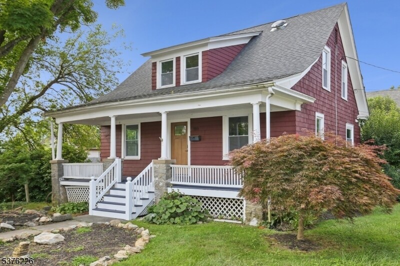 Primary Photo - 702 Washington St