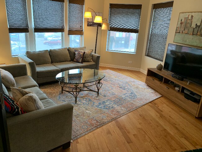 Foto del edificio - 4900 N Lincoln Ave