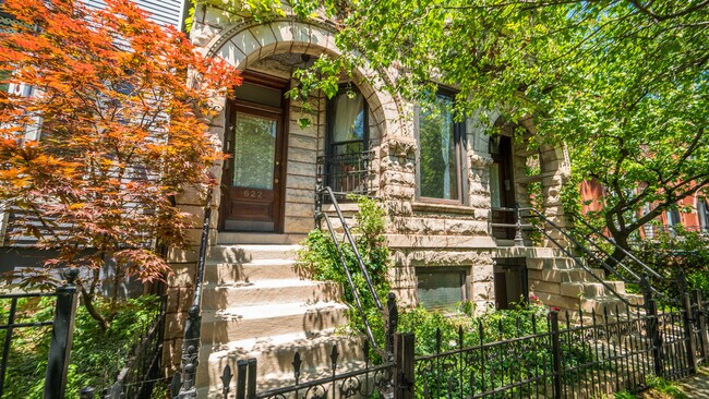 Foto del edificio - 622 W Briar Pl