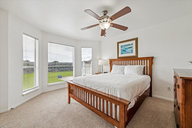 Foto del edificio - 18617 Egret Bay Blvd