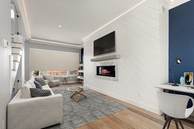 Building Photo - 308 Newton St