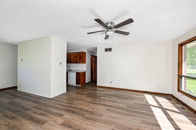 Foto del edificio - 3287 Delray Ave NW