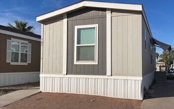 Building Photo - 1409 N French St