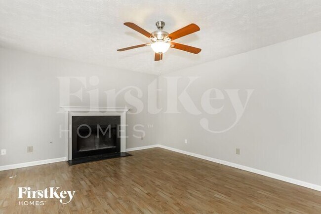 Foto del edificio - 155 Beaverwood Ln