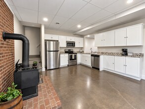 Building Photo - 3089 Pandapas Pond Rd