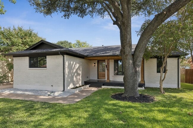 Photo - 8566 Sweetwood Dr House