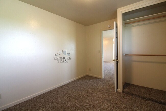 Foto del edificio - 2 Bedroom, 1 Bath Home in North Pasco