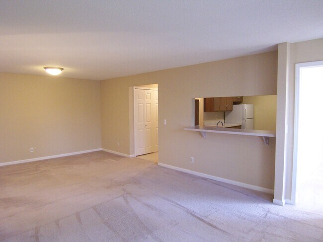 Foto del edificio - 111 Fieldcrest St