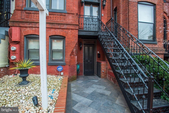 Photo - 2022 N St NW (Washington, DC) Townhome