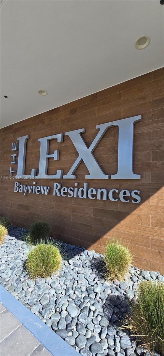 Foto del edificio - 7901 Hispanola Ave