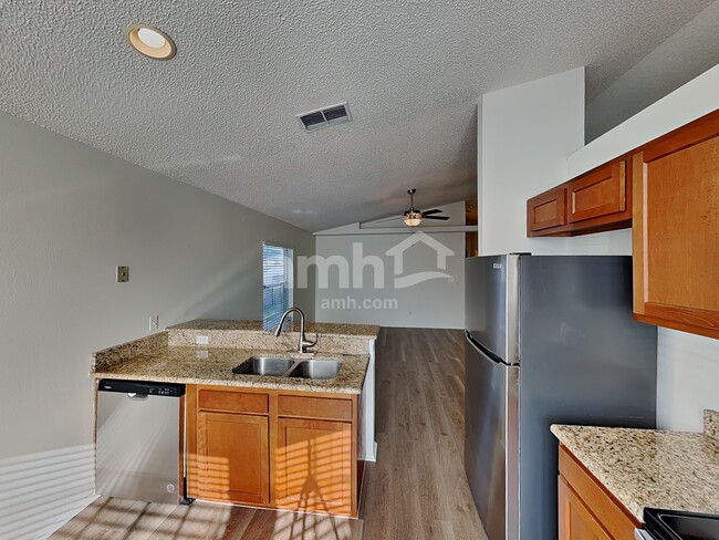 Building Photo - 1431 Londra Ln