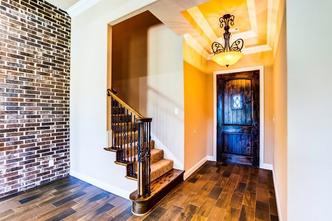Foto del edificio - 156 Sterling Ridge Dr