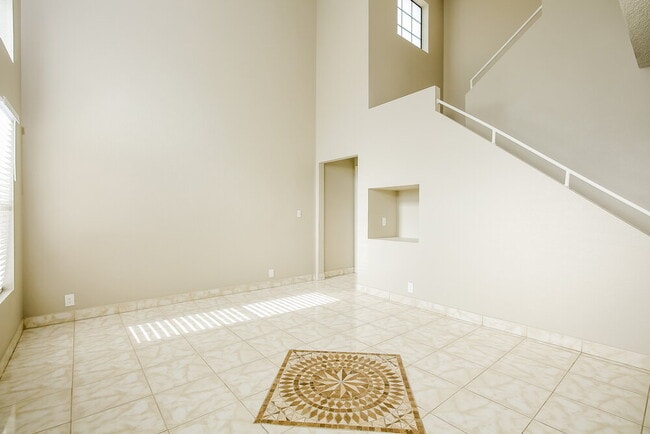 Building Photo - 3100 Centavo Dr