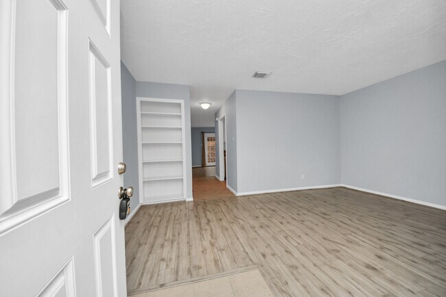 Foto del edificio - 10654 Hazelhurst Dr