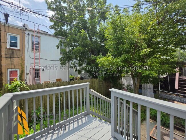 Building Photo - 607 E 41st St