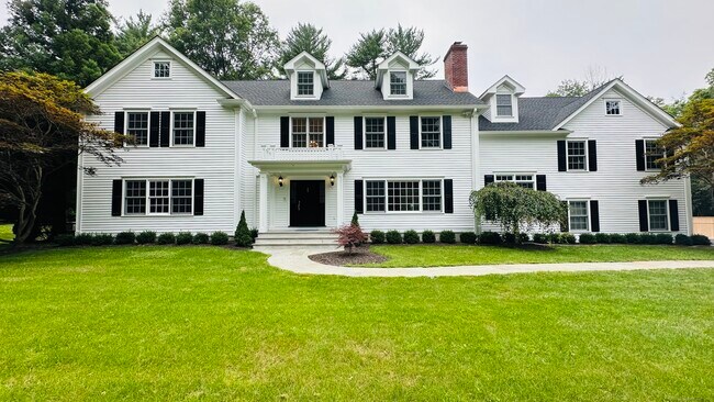 Building Photo - 455 Cedar Ln
