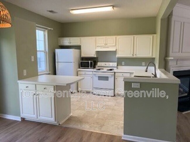 Building Photo - 119 Waterford Park Dr