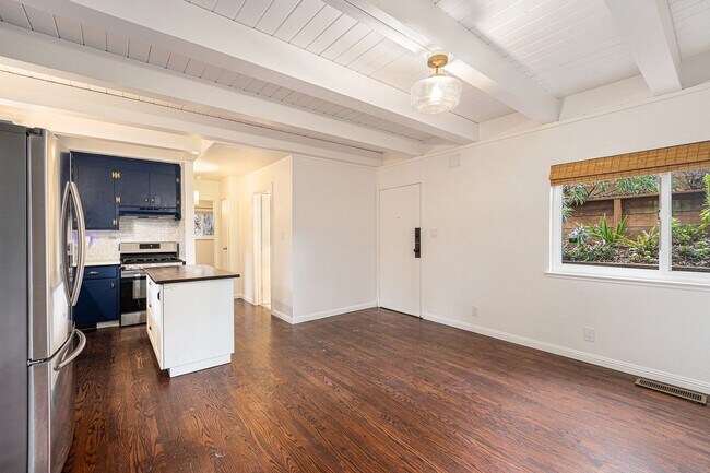 Building Photo - 6766 Paso Robles Dr