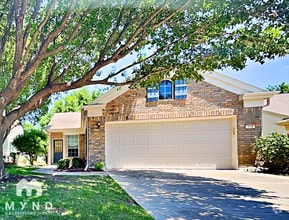 Building Photo - 115 Ranier Ln