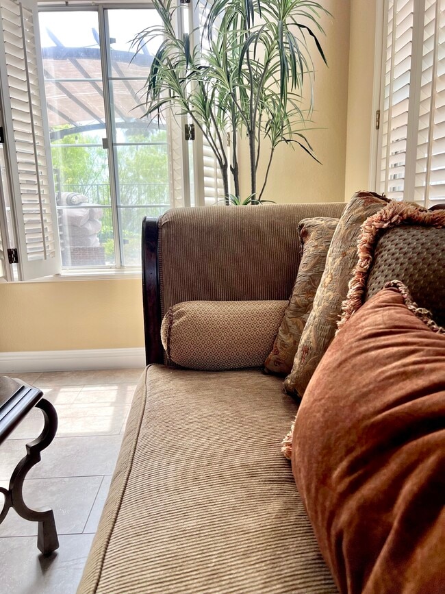 Building Photo - 2356 Cll Petula