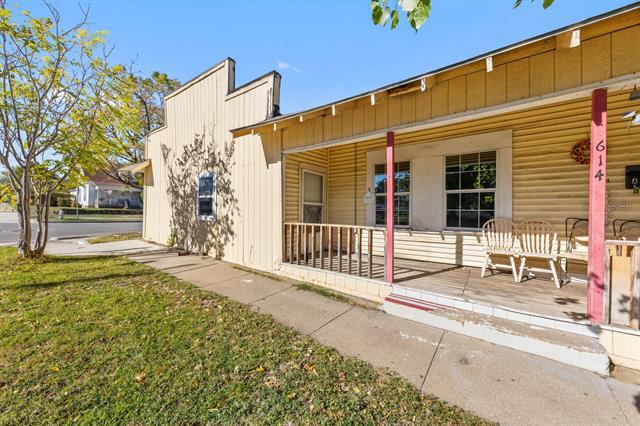 Foto del edificio - 614 NW 22nd St