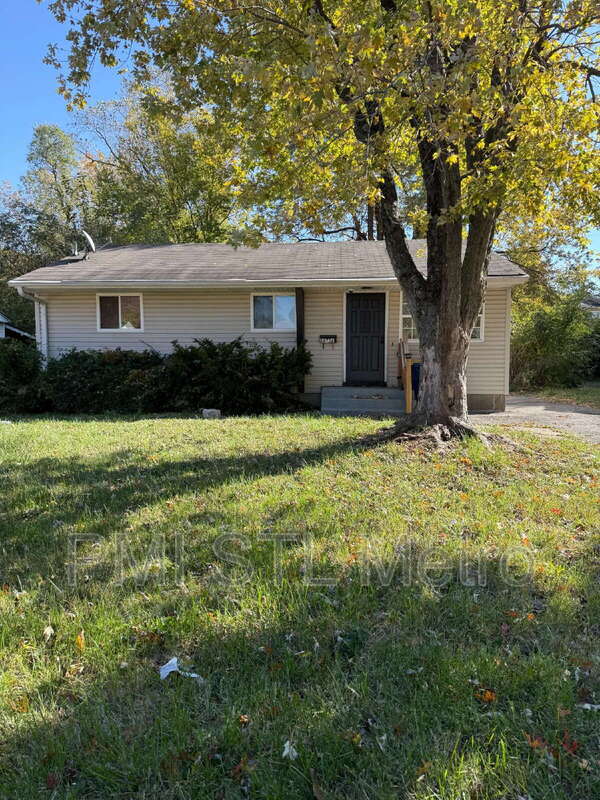 Primary Photo - 10736 Spring Garden Dr