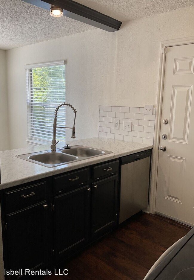 Foto del edificio - 3 br, 1.5 bath House - 2313 Lazy Ridge Dr