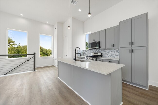 Foto del edificio - 947 Green Meadow Ln