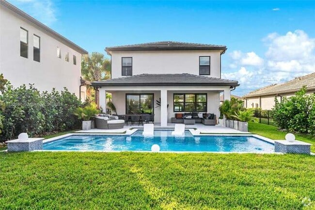 Building Photo - 4470 Gramercy Dr