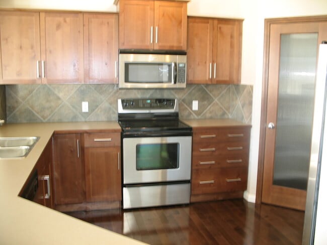 Building Photo - 151 Aspen Hills Close SW