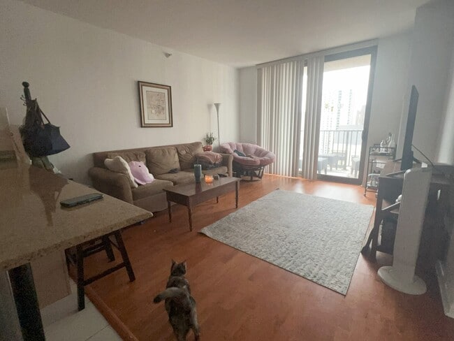 Building Photo - 635 N Dearborn St