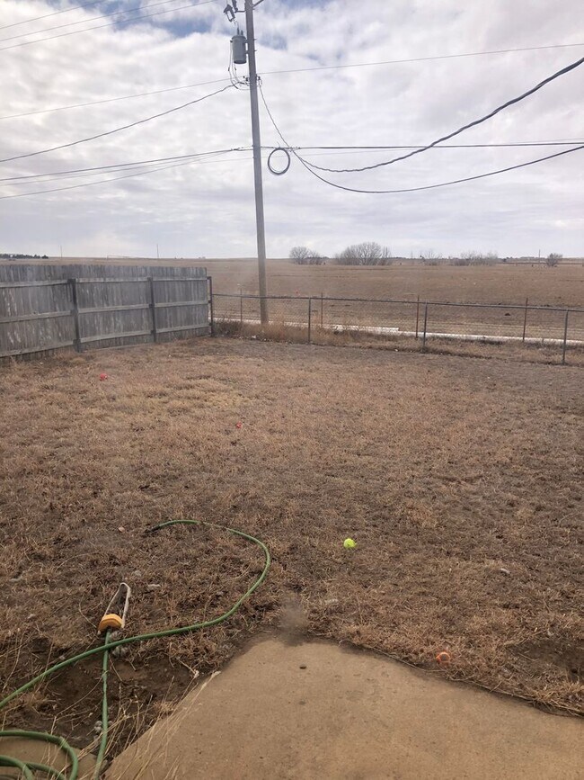 Building Photo - 1400 S. Sycamore "B"