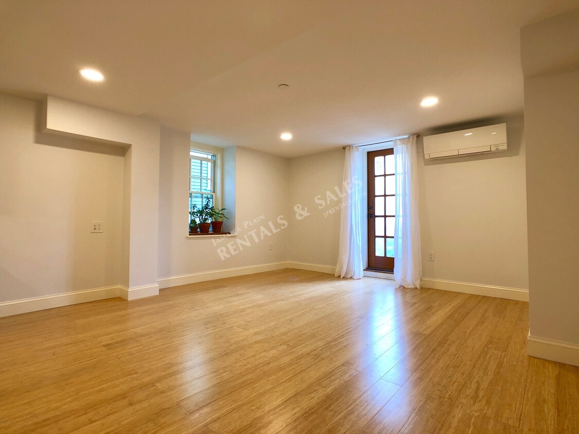 3 Alveston St, Boston, MA 02130 Apartments in Boston, MA